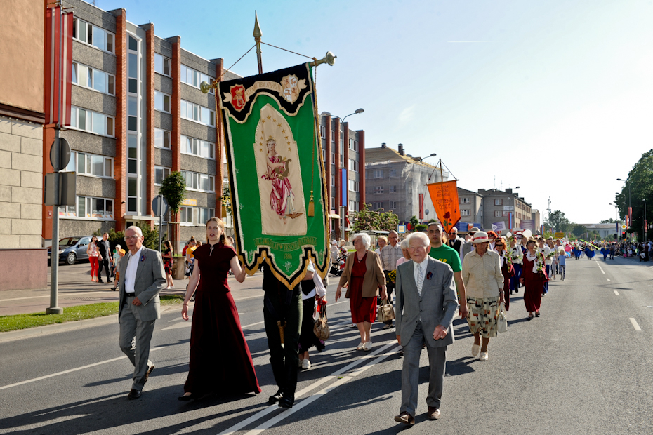 Piedalāmies Pilsētas svētku gājienā