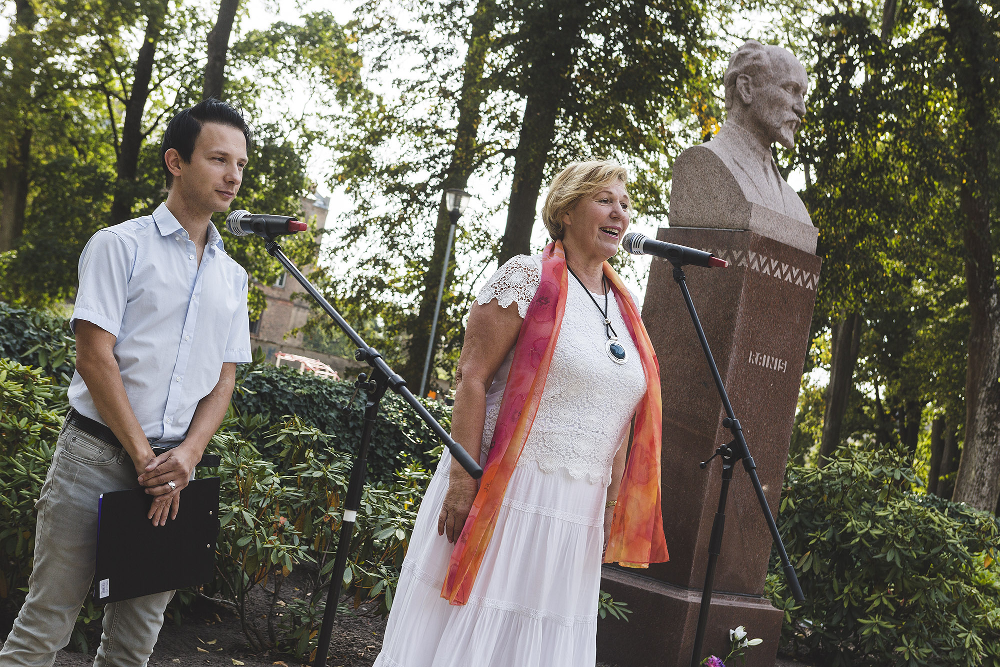 Aicinām uz dzejas lasījumiem!