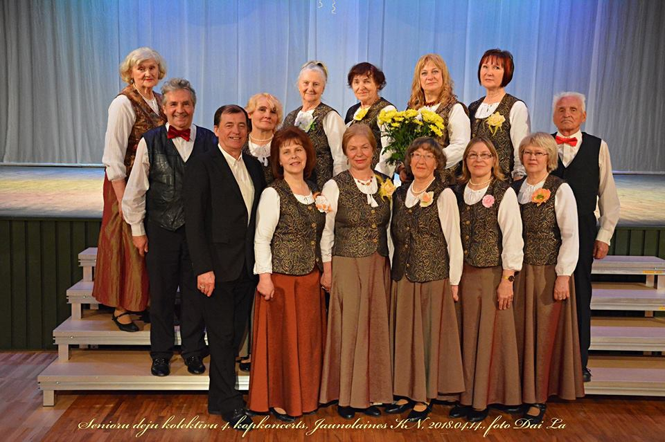 “Rudens roze” dejo Jaunolainē