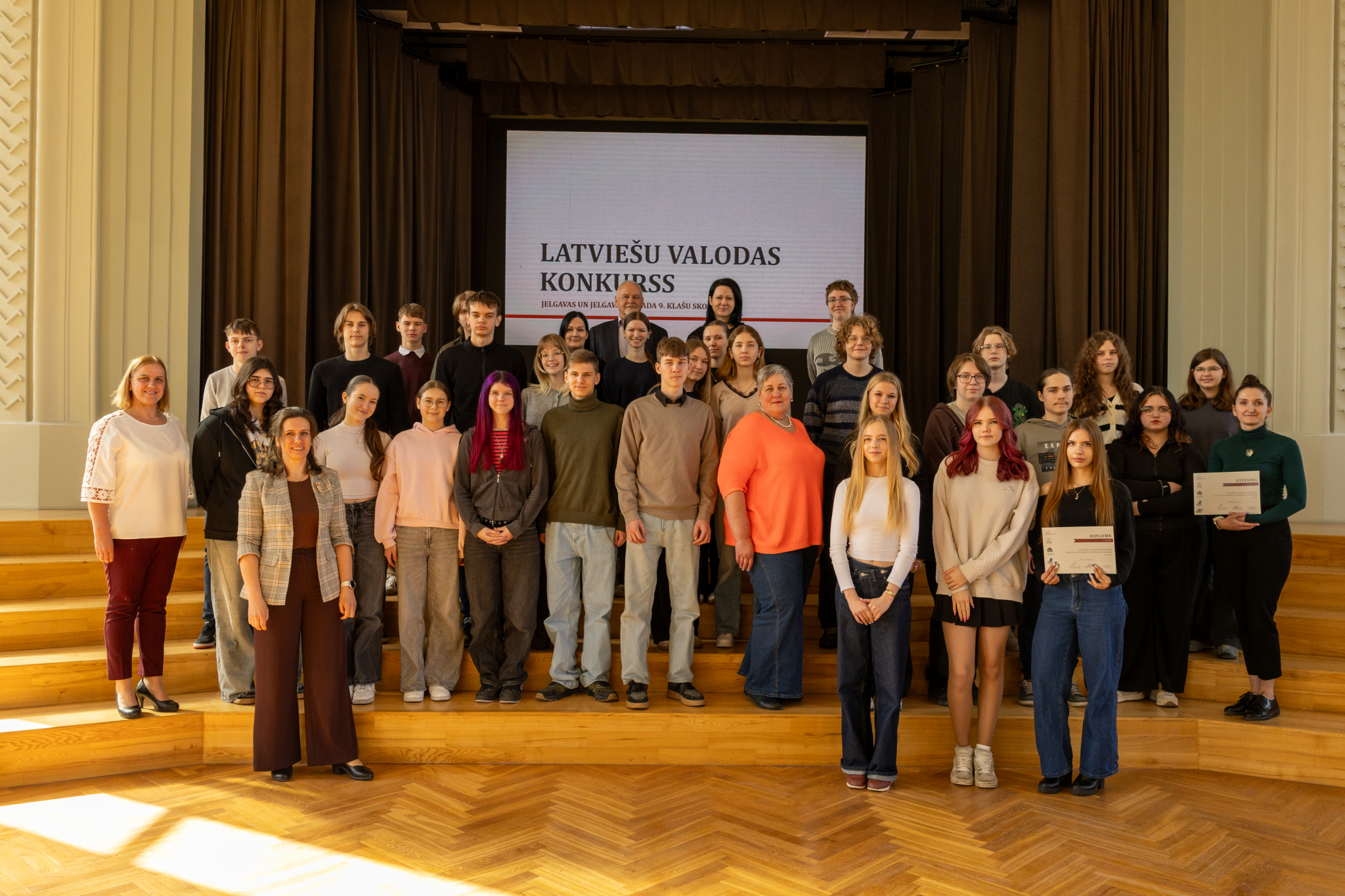 Latviešu valodas konkursā laurus plūc Jelgavas Tehnoloģiju vidusskolas komanda