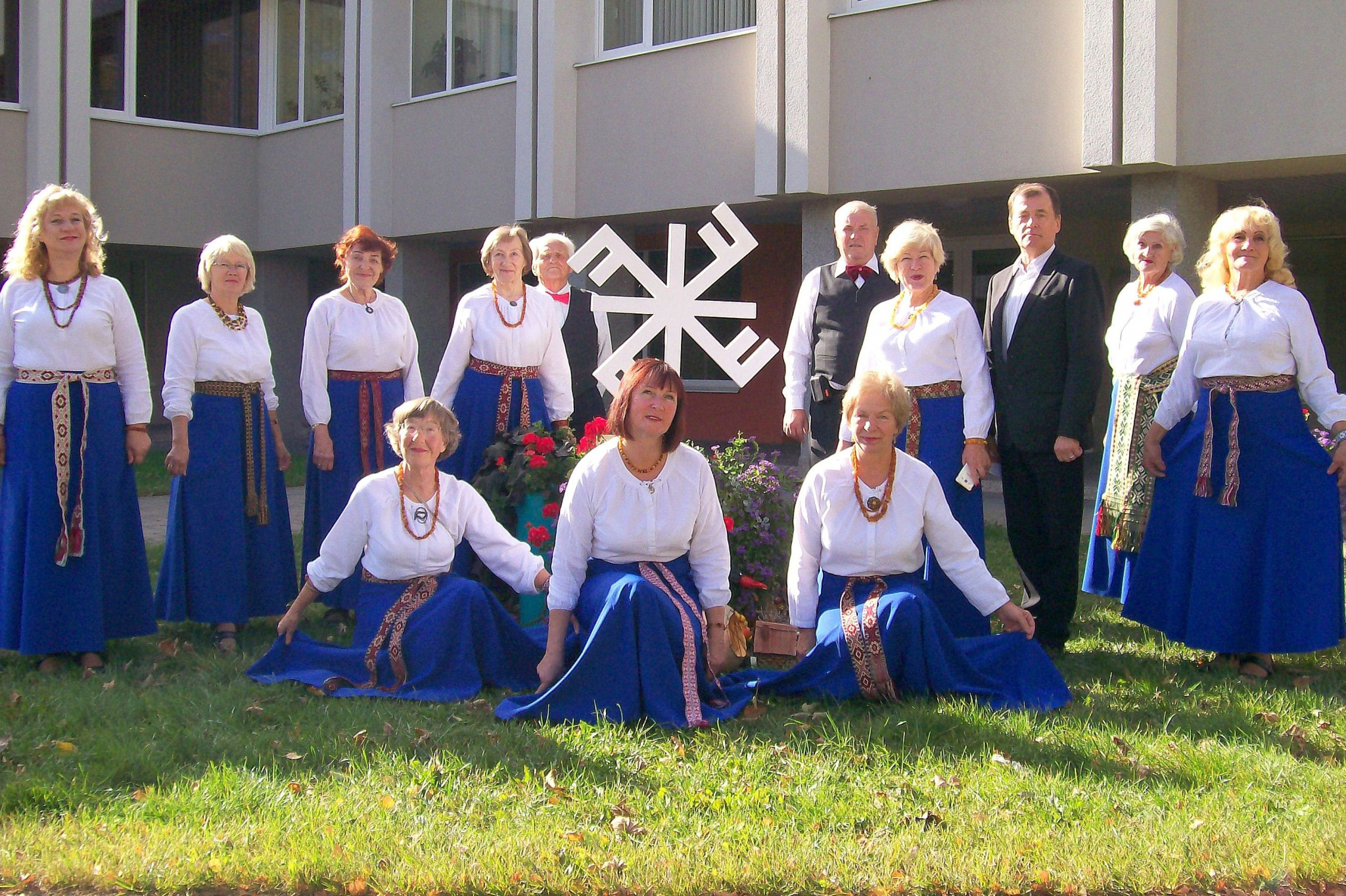 JLB senioru deju kolektīvs "Rudens roze" svin jubileju un aicina uz starptautisku festivālu